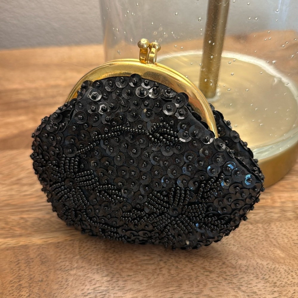 Vintage beaded coin purse, black/gold